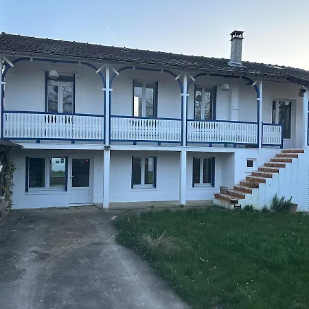 Les Volets Bleus -10min Disneyland Paris - 2 Bedroom - View On River Marne * Esbly